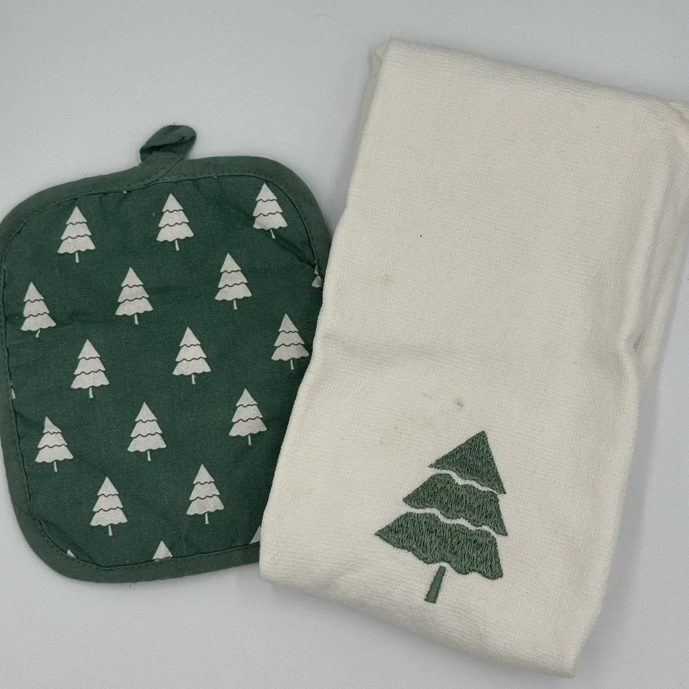 Holiday Time 2 Piece Green & White Christmas Tree Pot Holder & Towel
